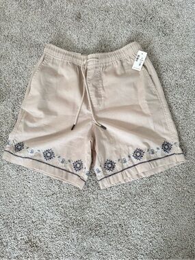 NWT Aeropostale Beige Shorts with Navy Embroidered Hem